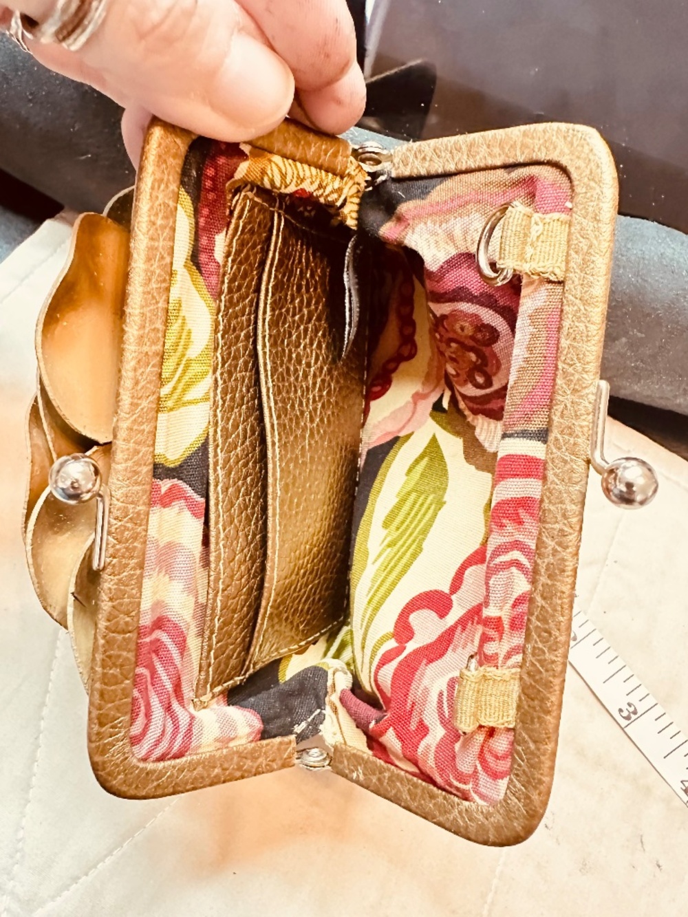 Brighton Gold Rose Clutch Kiss Lock Wallet Floral Interior Mini Bag EUC Vintage - Picture 10 of 11